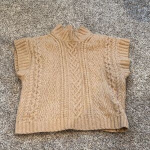 Chunky Cable Knit Sleeveless Sweater Vest - Beige